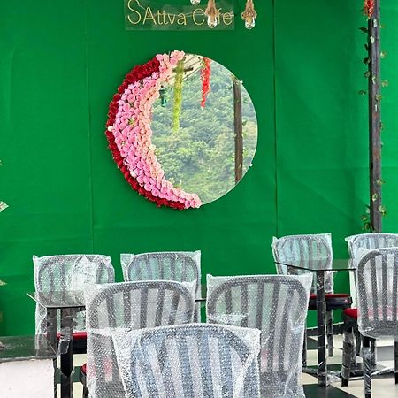 Sattva Cafe And Motel Rishīkesh Εξωτερικό φωτογραφία