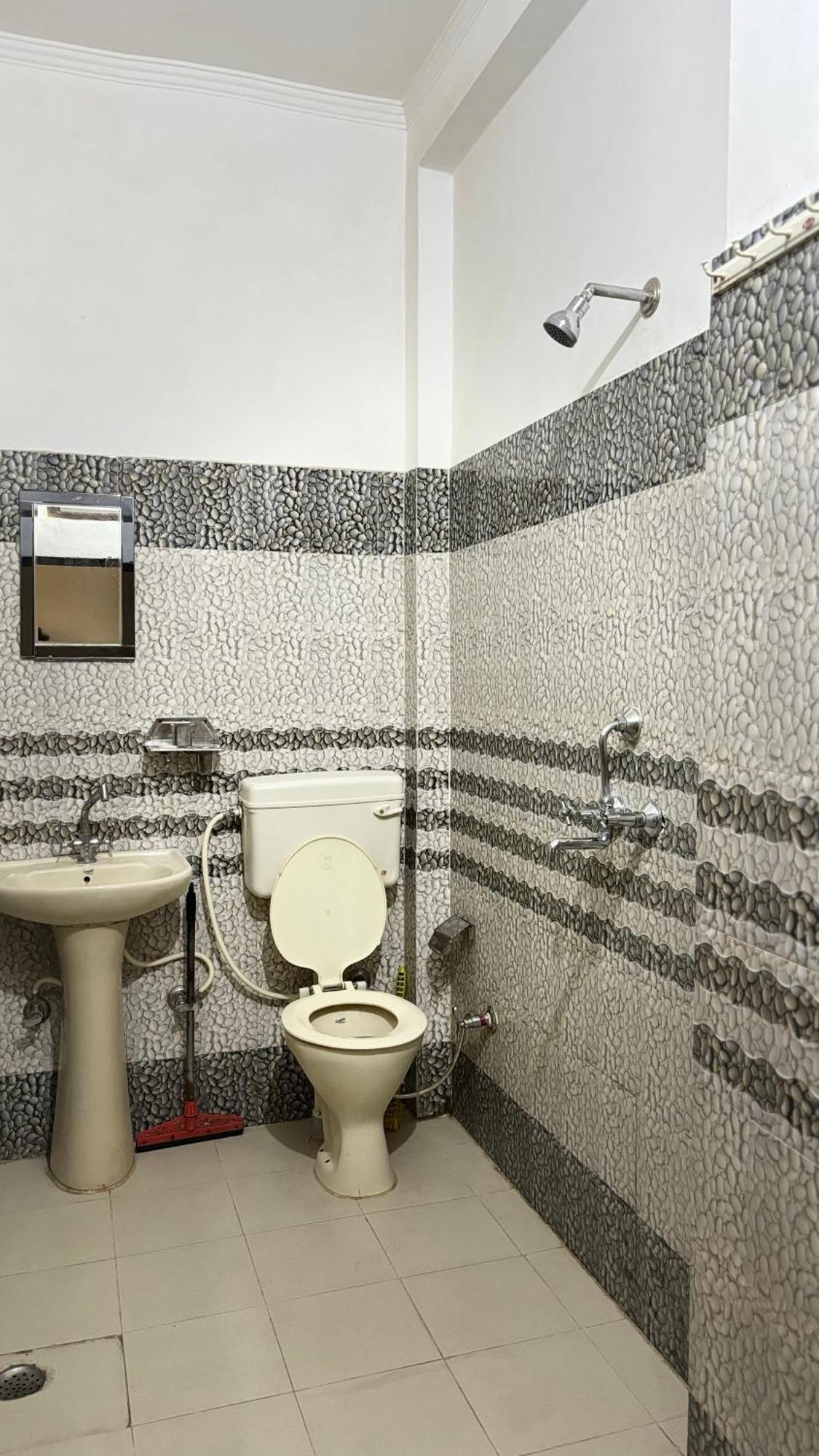 Sattva Cafe And Motel Rishīkesh Εξωτερικό φωτογραφία