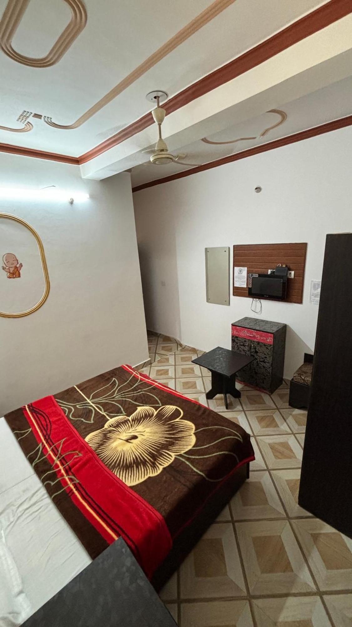 Sattva Cafe And Motel Rishīkesh Εξωτερικό φωτογραφία