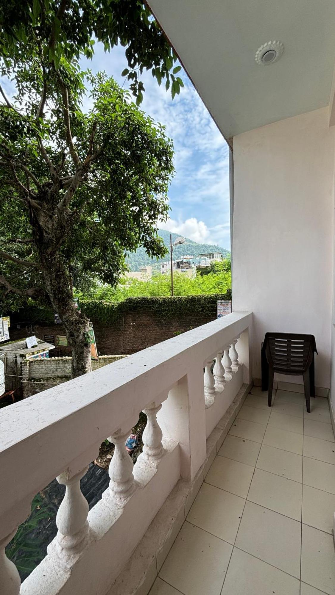 Sattva Cafe And Motel Rishīkesh Εξωτερικό φωτογραφία