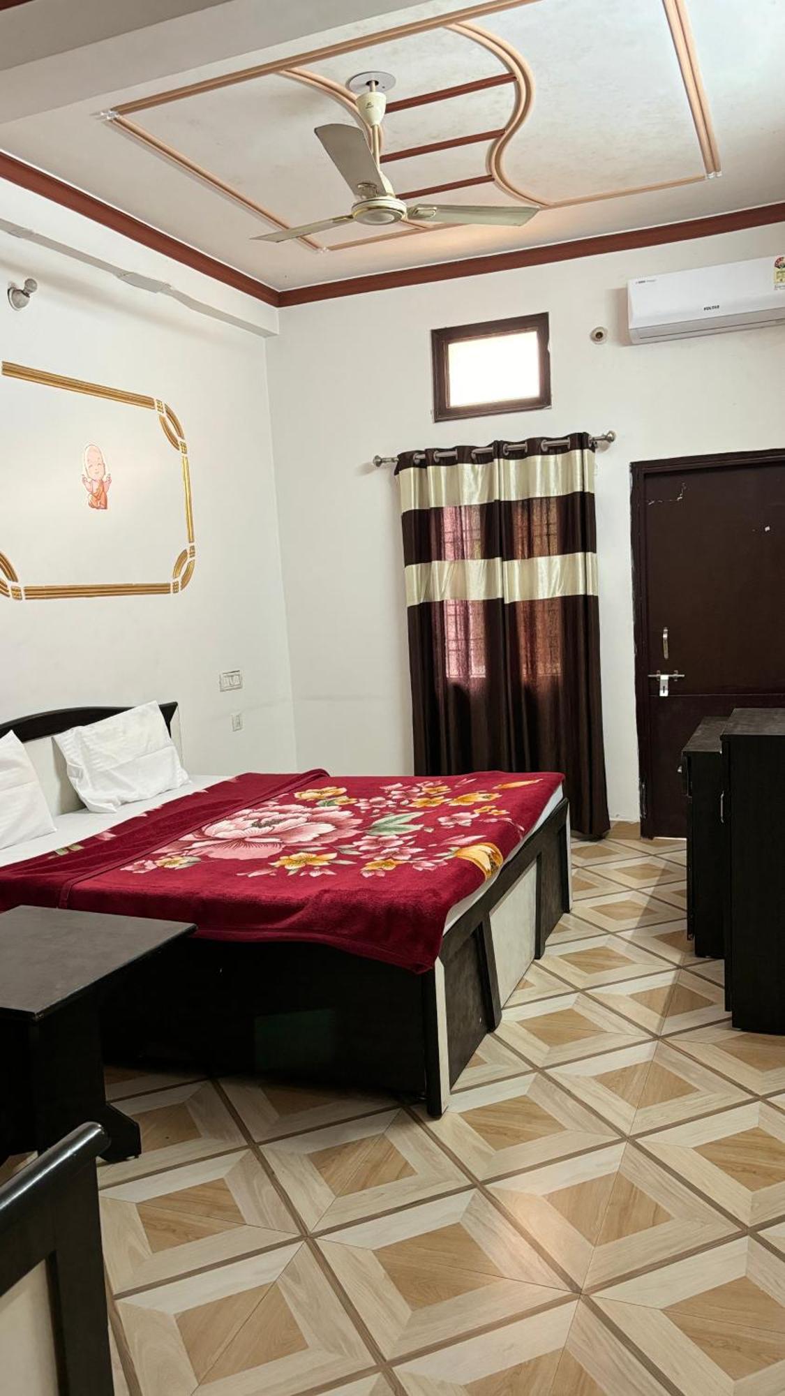 Sattva Cafe And Motel Rishīkesh Εξωτερικό φωτογραφία