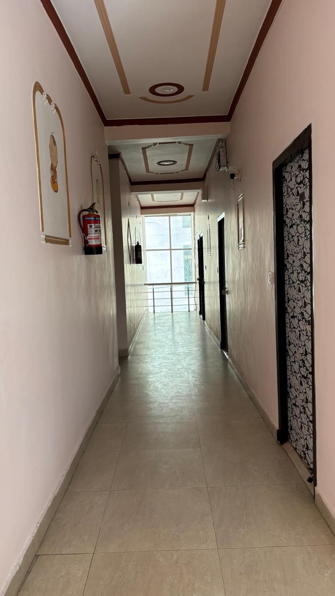 Sattva Cafe And Motel Rishīkesh Εξωτερικό φωτογραφία